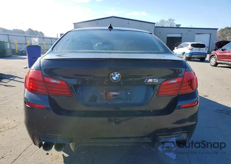 2016 BMW M5 z USA, uszkodzony, nr VIN WBSFV9C56GD595844
